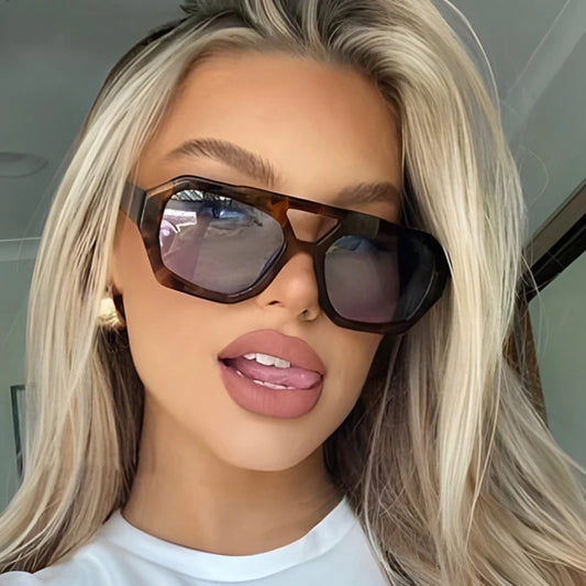 Retro Square Sunglasses for Women – Thick Frame Double Bridge Vintage Sun Glasses – Fashion Polygon Eyewear in Leopard Print & Blue – 70s Chic Hollywood Style UV Protection